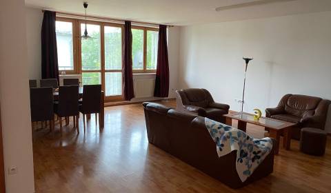 4 szobás lakás, Kysucká, kiadó, Bratislava - Staré Mesto, Szlovákia