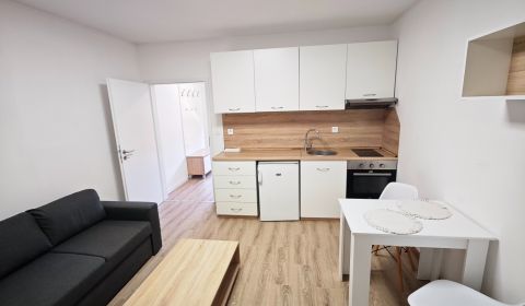 Kiadó 2 szobás lakás, 2 szobás lakás, Banská Bystrica, Szlovákia