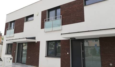 Családi ház, Tučkova, eladó, Bratislava - Ružinov, Szlovákia