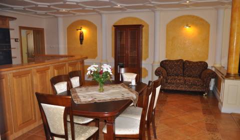 Kiadó 4 szobás lakás, 4 szobás lakás, Zámocká, Bratislava - Staré Mest