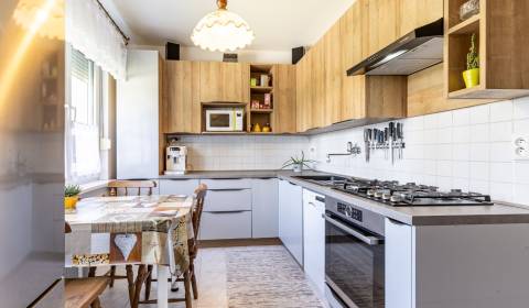 3 szobás lakás, Čingovská, eladó, Košice - Nad Jazerom, Szlovákia