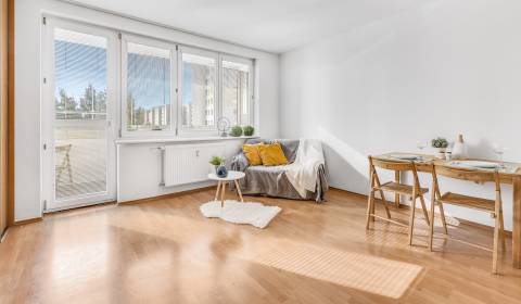 2 szobás lakás, Nejedlého, eladó, Bratislava - Dúbravka, Szlovákia