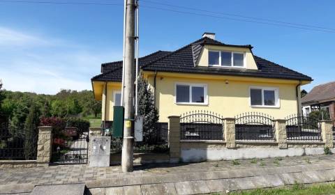 Családi ház, eladó, Nové Mesto nad Váhom, Szlovákia