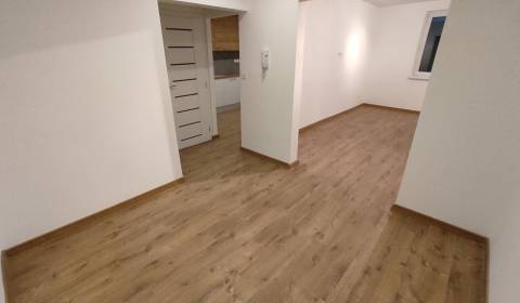 3 szobás lakás, Urbánkova, eladó, Prievidza, Szlovákia