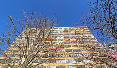 3 szobás lakás, Jasovská, eladó, Bratislava - Petržalka, Szlovákia