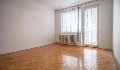 3 szobás lakás, Mikovíniho, eladó, Košice - Západ, Szlovákia