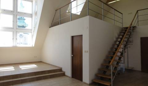 Irodahelység, Župné námestie, kiadó, Bratislava - Staré Mesto, Szlovák