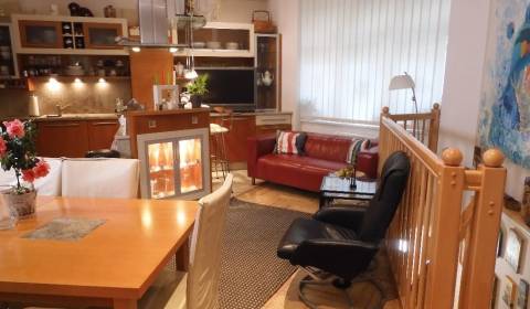 Kiadó 4 szobás lakás, 4 szobás lakás, Medená, Bratislava - Staré Mesto