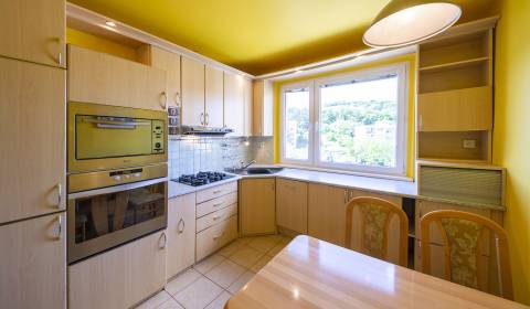3 szobás lakás, Koprivnická, eladó, Bratislava - Dúbravka, Szlovákia
