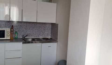 Garzonlakás, Bencúrova, kiadó, Bratislava - Ružinov, Szlovákia