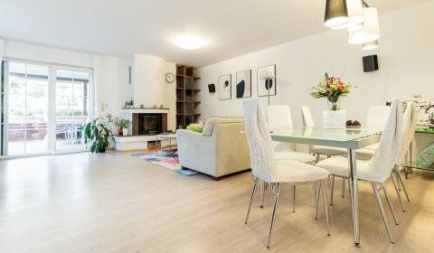 Kiadó Családi ház, Családi ház, Kozičova, Bratislava - Devín, Szlováki