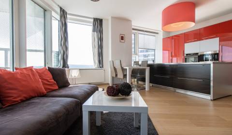 4 szobás lakás, Landererova, kiadó, Bratislava - Staré Mesto, Szlováki