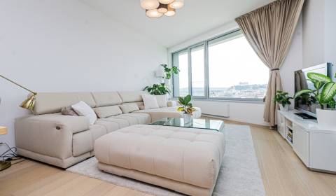 Kiadó 3 szobás lakás, 3 szobás lakás, Čulenova, Bratislava - Staré Mes