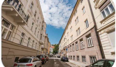 Eladó 4 szobás lakás, 4 szobás lakás, Gunduličova, Bratislava - Staré 