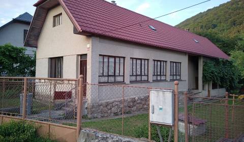 Családi ház, eladó, Žiar nad Hronom, Szlovákia