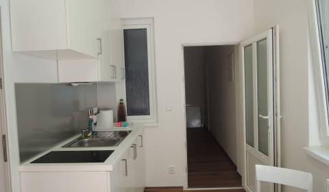 Kiadó 2 szobás lakás, 2 szobás lakás, Ferienčíkova, Bratislava - Staré