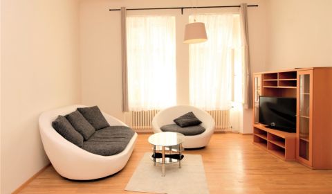 Kiadó 2 szobás lakás, 2 szobás lakás, Klobučnícka, Bratislava - Staré 