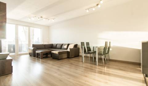 Kiadó 2 szobás lakás, 2 szobás lakás, Na križovatkách, Bratislava - Ru