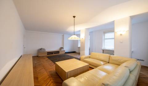 4 szobás lakás, Odborárske námestie, kiadó, Bratislava - Staré Mesto,