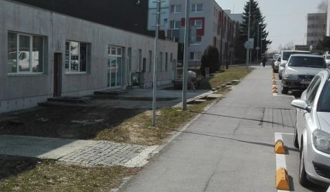 Kiadó Üzlethelység, Novomeského, Žiar nad Hronom, Szlovákia