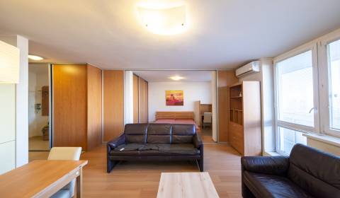 Kiadó 2 szobás lakás, 2 szobás lakás, Tomášikova, Bratislava - Ružinov