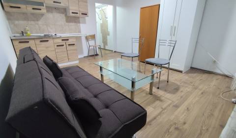 Kiadó Garzonlakás, Garzonlakás, Nové Zámky, Szlovákia