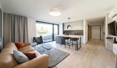 Kiadó 2 szobás lakás, 2 szobás lakás, Okánikova, Bratislava - Staré Me