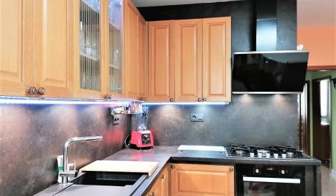 Eladó 4 szobás lakás, 4 szobás lakás, Revolučná štvrť, Galanta, Szlová