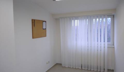 Üzlethelység, Hospodárska, kiadó, Trnava, Szlovákia