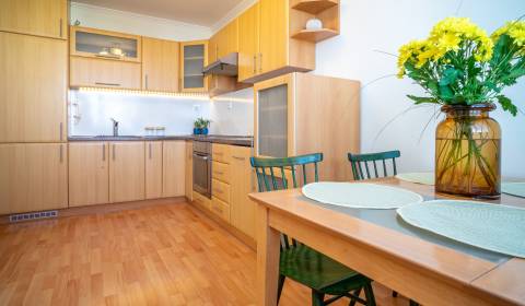 3 szobás lakás, Raketová, eladó, Košice - Nad Jazerom, Szlovákia