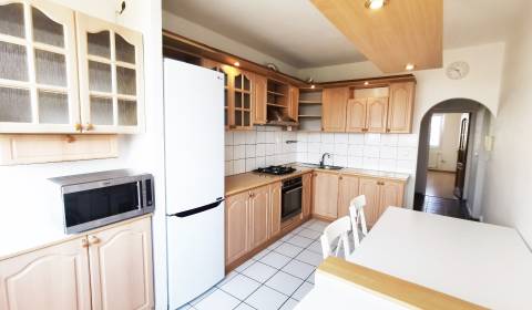 3 szobás lakás, Holíčska, kiadó, Bratislava - Petržalka, Szlovákia