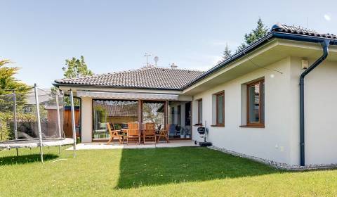 Kiadó Családi ház, Családi ház, Sekýľska, Bratislava - Záhorská Bystri