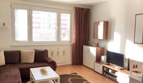 Kiadó 3 szobás lakás, 3 szobás lakás, Hrobákova, Bratislava - Petržalk