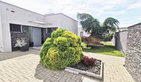 Családi ház, eladó, Senec, Szlovákia