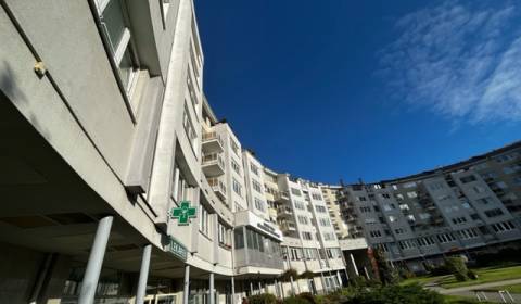 4 szobás lakás, kiadó, Bratislava - Karlova Ves, Szlovákia