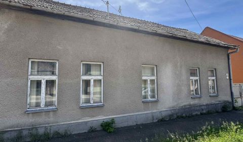 Eladó Családi ház, Családi ház, Ľudovíta Štúra, Levice, Szlovákia