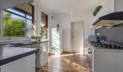 3 szobás lakás, Drobného, eladó, Bratislava - Dúbravka, Szlovákia
