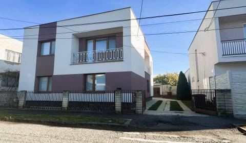 Eladó Családi ház, Családi ház, Budovateľská, Trebišov, Szlovákia