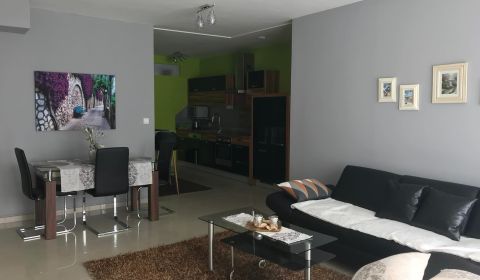 Kiadó 2 szobás lakás, 2 szobás lakás, centrum, Nové Zámky, Szlovákia