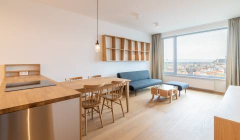 Kiadó 2 szobás lakás, 2 szobás lakás, Továrenská, Bratislava - Staré M