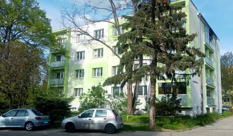 4 szobás lakás, Tamaškovičova, eladó, Trnava, Szlovákia