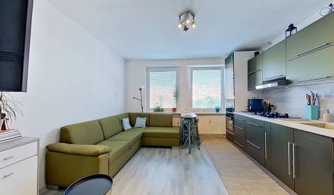 Eladó 3 szobás lakás, 3 szobás lakás, Lachova, Bratislava - Petržalka,