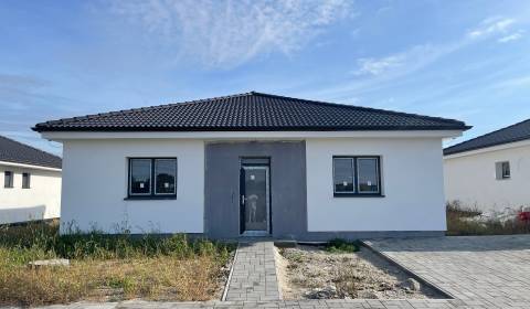 PREDAJ ! 4- izbová novostavba rodinného domu  v obci Opoj pri Trnave 