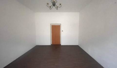 Kiadó Irodahelység, Irodahelység, centrum, Nové Zámky, Szlovákia