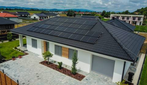 Eladó Családi ház, Családi ház, Modrovka, Nové Mesto nad Váhom, Szlová