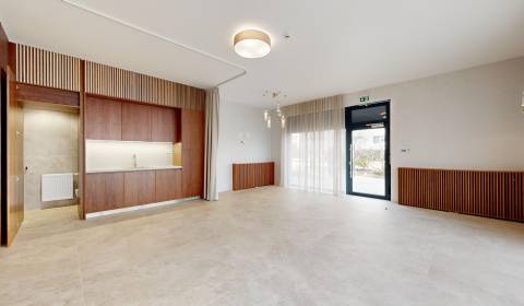 Kiadó Üzlethelység, Üzlethelység, Bernolákova, Bratislava - Staré Mest