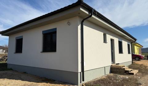 Eladó Családi ház, Családi ház, Topoľčany, Szlovákia