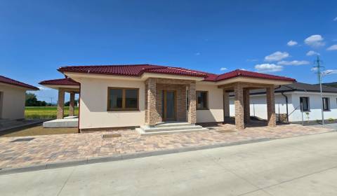 Eladó Családi ház, Családi ház, Piešťany, Szlovákia