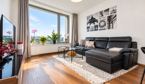 Kiadó 2 szobás lakás, 2 szobás lakás, Továrenská, Bratislava - Staré M