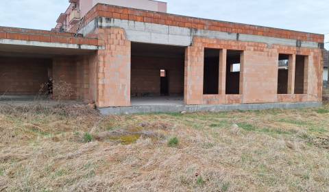 Eladó Üzlethelység, Üzlethelység, Komárno, Szlovákia